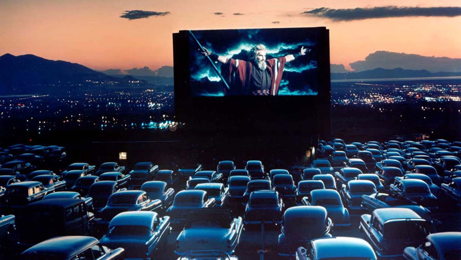 【絶版書籍】drive-in movie theatre
